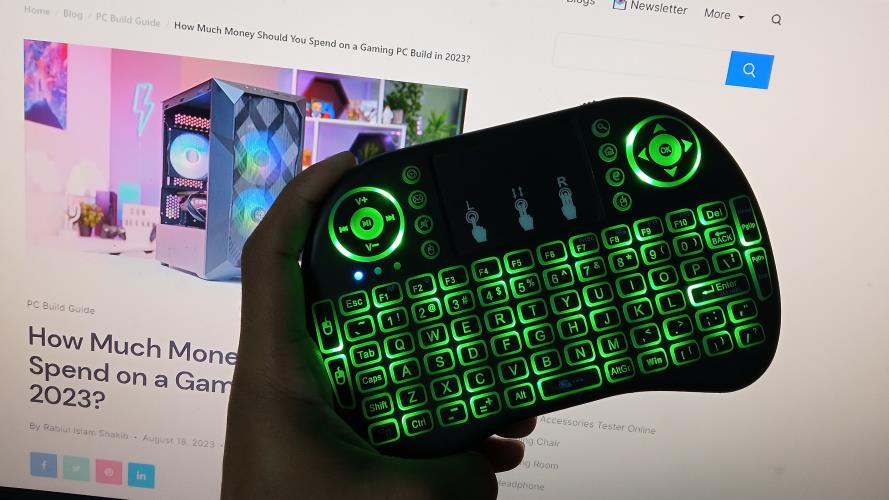 i8-mini-RGB-keyboard-rgbforgamers